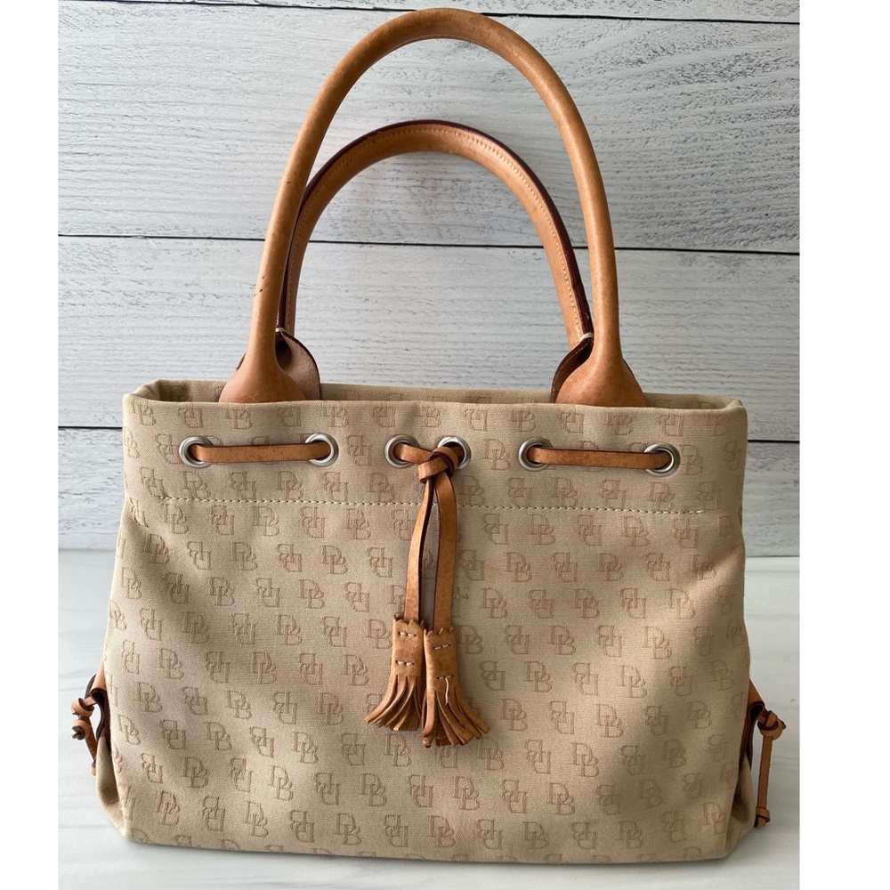 Dooney & Bourke | vintage natural beige handbag